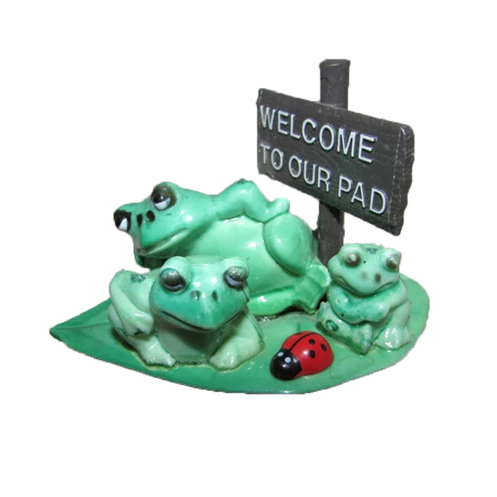 Comic Pad Frog on Leaf Ornament